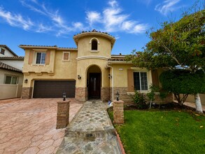 Building Photo - 621 Marbella Ct