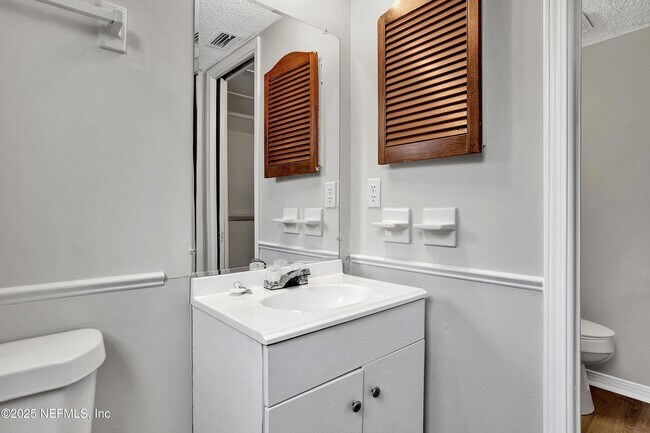 Building Photo - 473 Bentwood Ln