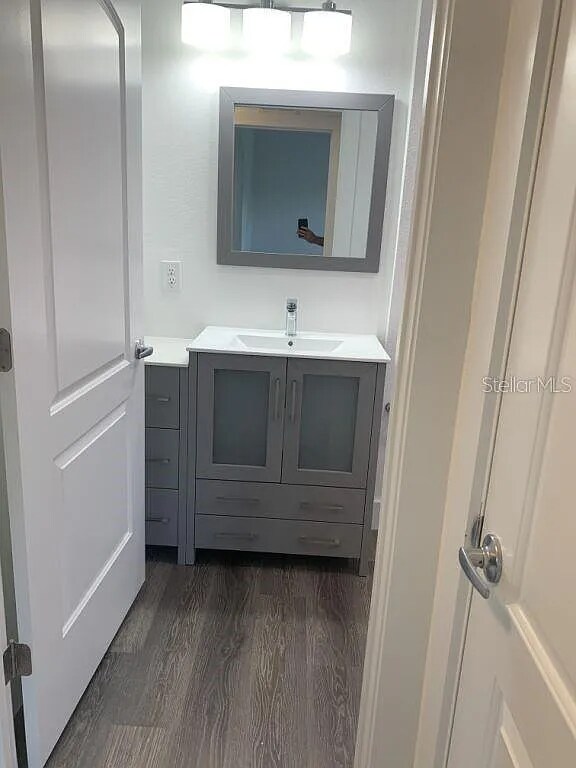 Building Photo - 4229 W Bay Vista Ave