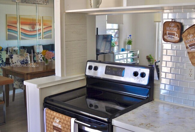 Building Photo - 2910 Point E Dr