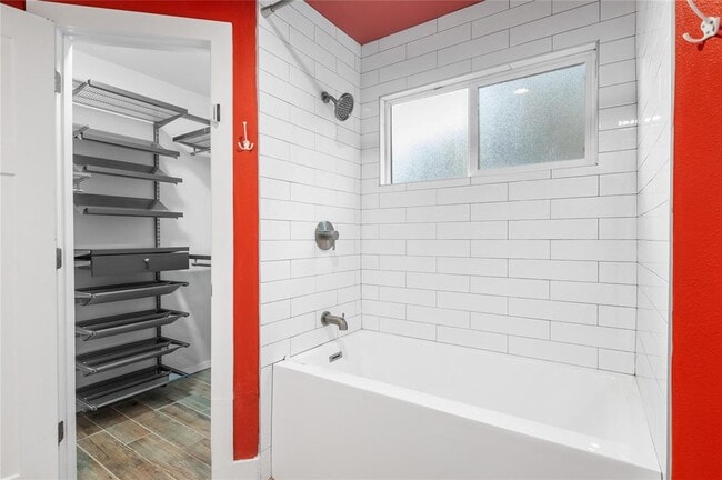 Building Photo - 1104 Durham Dr