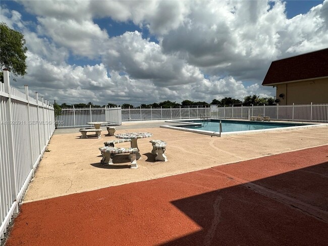 Building Photo - 250 NW 107th Ave