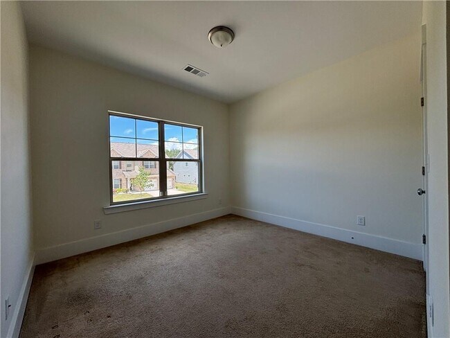 Building Photo - 1777 Weatherbrook Cir