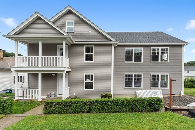 Building Photo - 53 Fenwood Rd