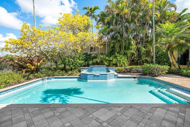 Building Photo - 123 Sunesta Cove Dr