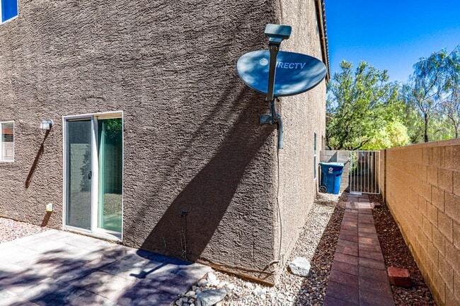 Building Photo - 3 Bath Southwest Cul de Sac Home