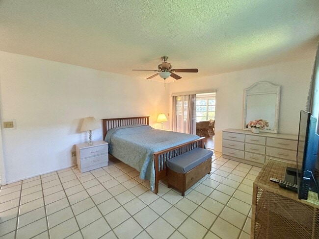 Building Photo - 5780 Fernley Dr W