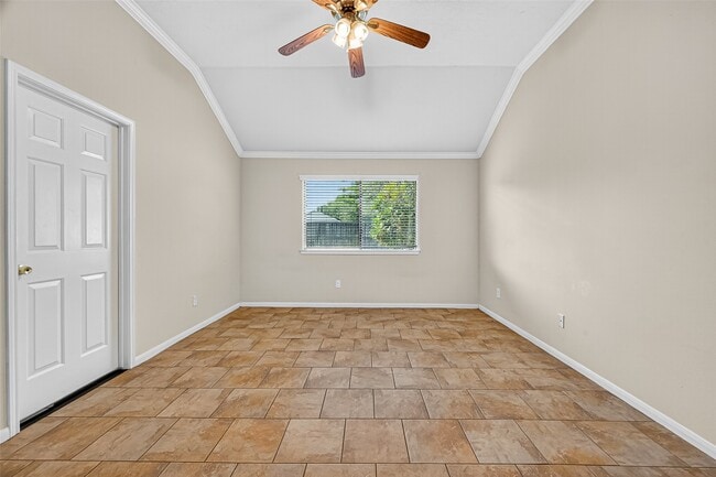 Building Photo - 15242 Kingsbridge Way