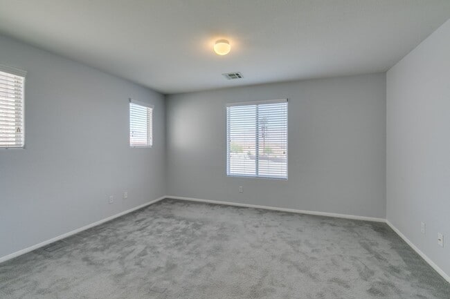 Building Photo - Bright & Spacious Home with Open Layout and Prime Location