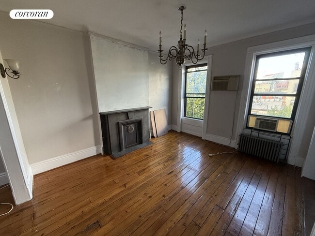 Primary Photo - 715 Sackett St