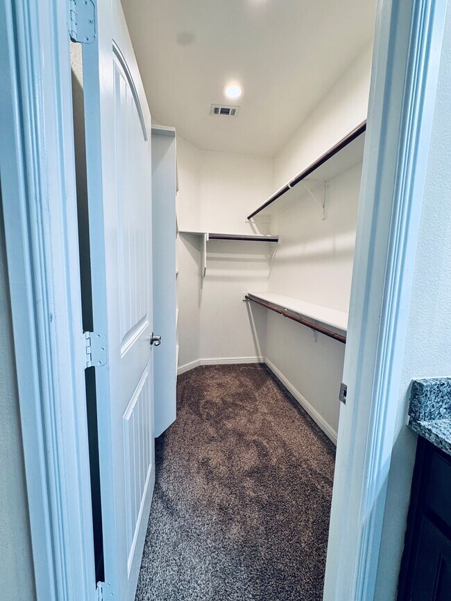 Building Photo - 1603 Laguna Meadows Tr