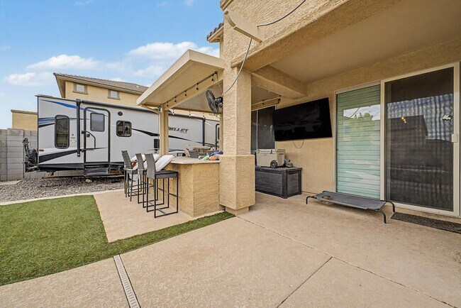 Building Photo - 18235 W Ida Ln