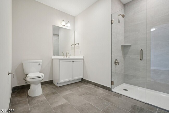 Building Photo - 246 Main St