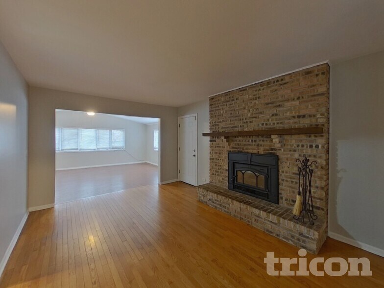 Building Photo - 1235 Casa Solana Dr