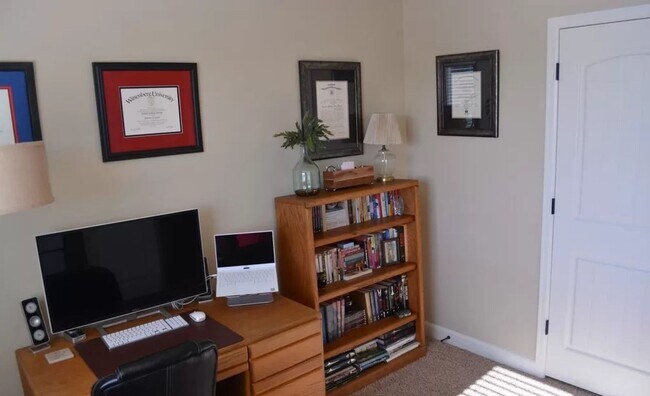 Building Photo - Beautiful 4 Bedroom Home in Desirable Springs Ranch Area!