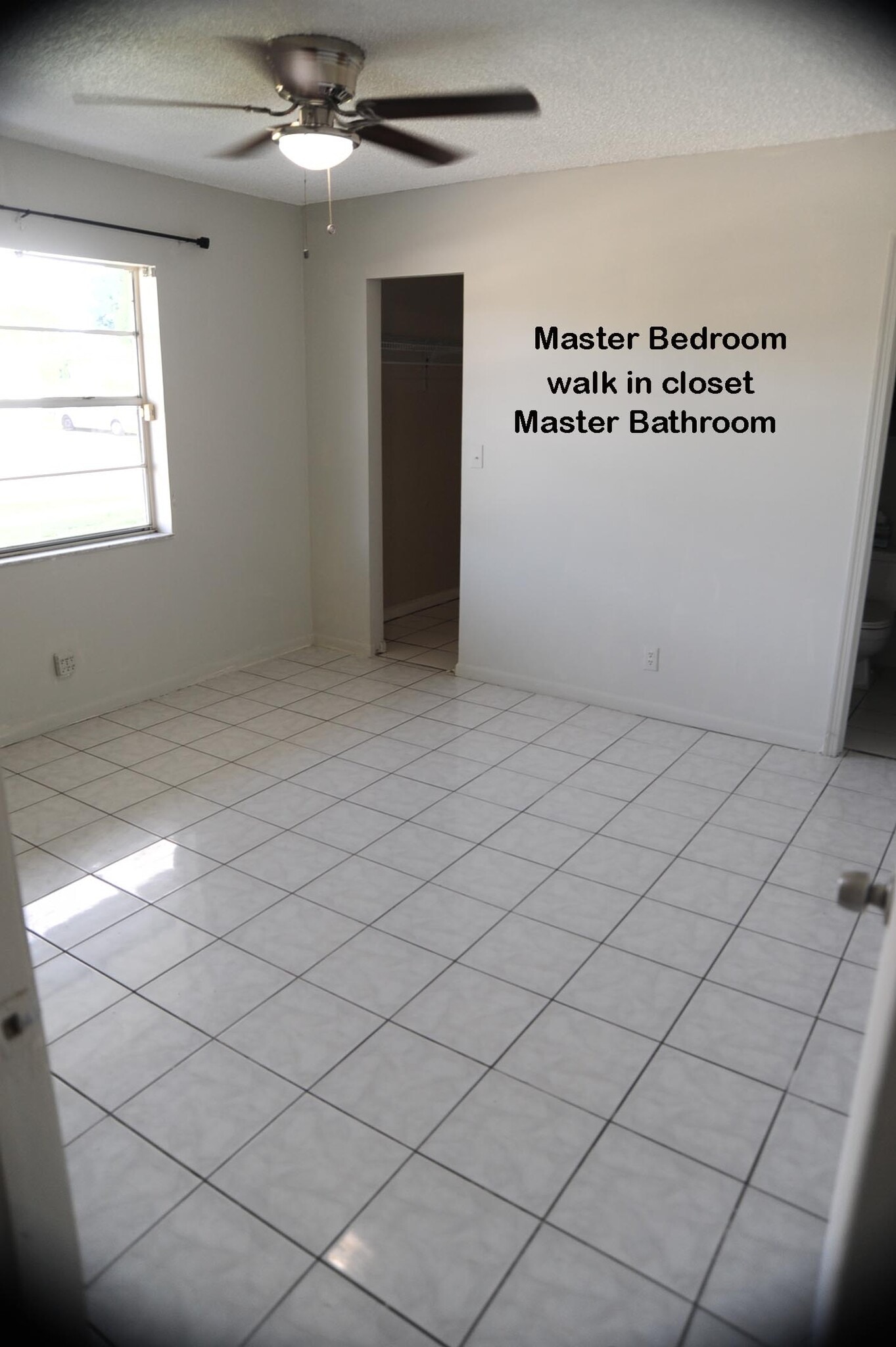 Building Photo - 303 SW 77th Ter