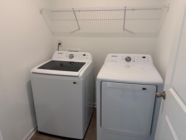 Building Photo - 214 Kinship Dr