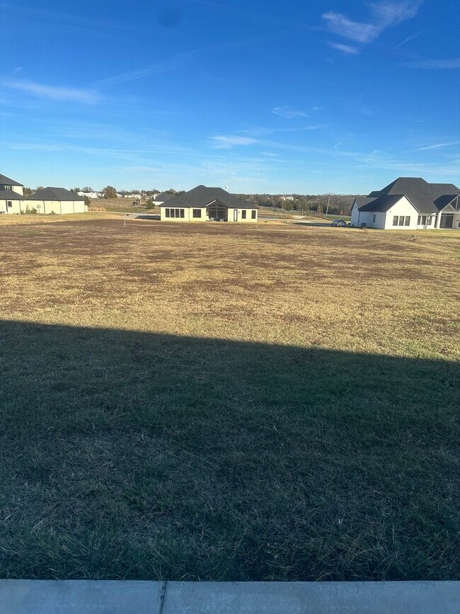 Building Photo - open concept 4bd - rent to own