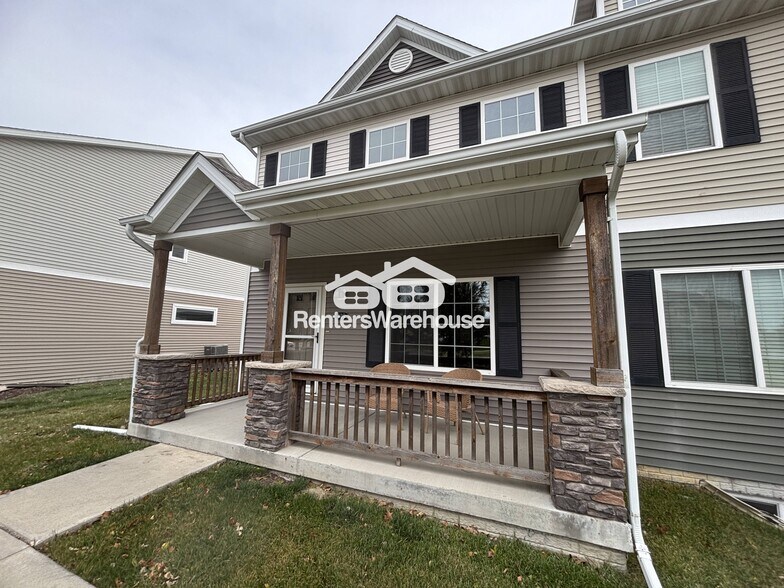 Building Photo - 9175 Coneflower Dr