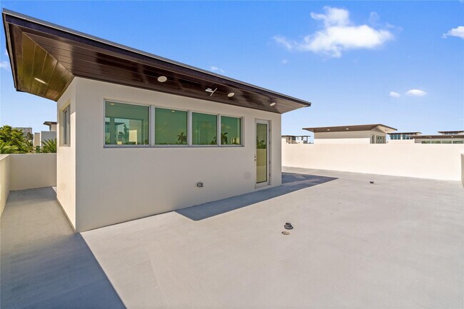 Building Photo - 221 Shore Ct