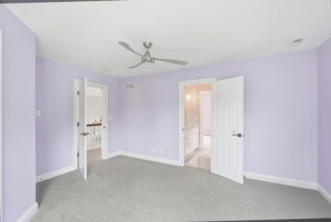 Building Photo - 678 Canterbury Dr