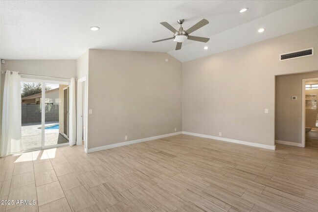 Building Photo - 8835 W Michelle Dr