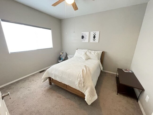 Building Photo - Beautiful Custom Townhome For Rent | Mount...