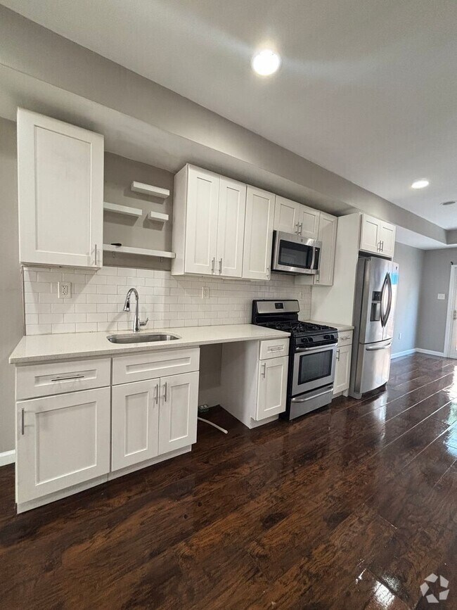 Building Photo - Beautiful 2 Bath 2 Bedroom in Port Richmon...