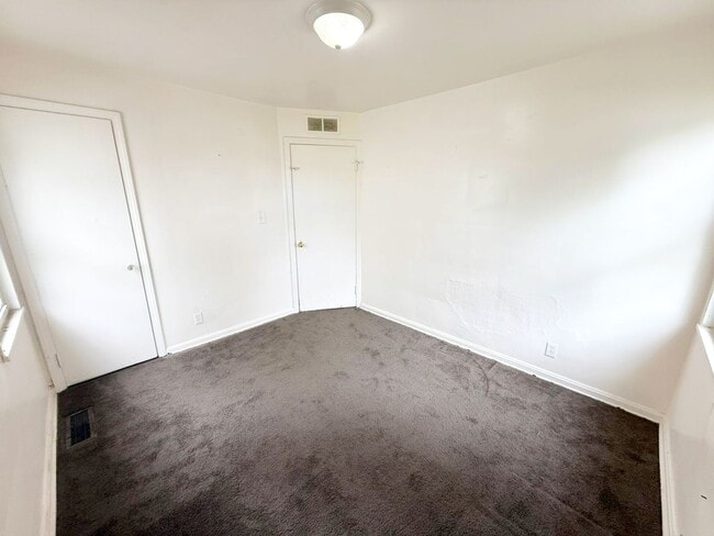 Building Photo - 4212 Wetzel Ave