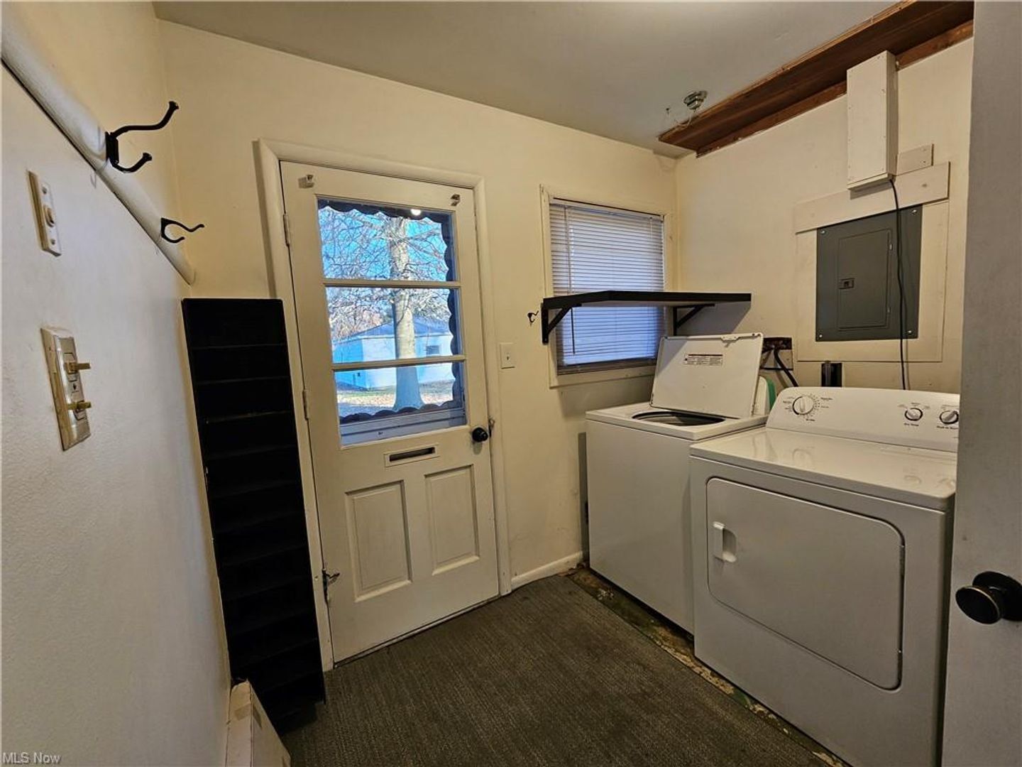 Building Photo - 2bd/1bth Duplex in Kent with detached garage