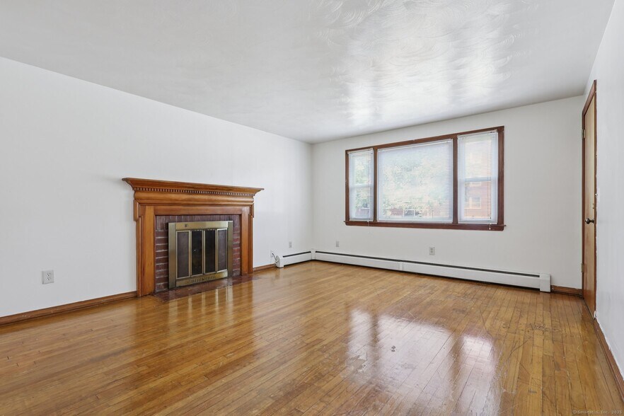 Living Room - 37 Cumberland Dr