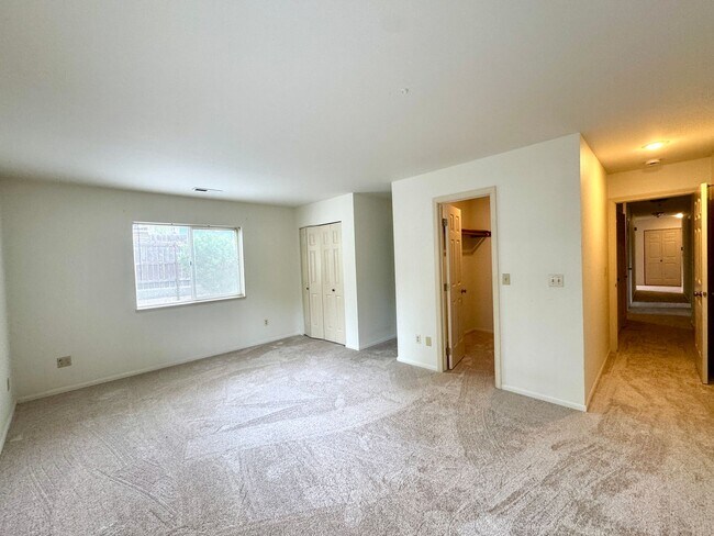 Building Photo - In town Poulsbo rambler now available