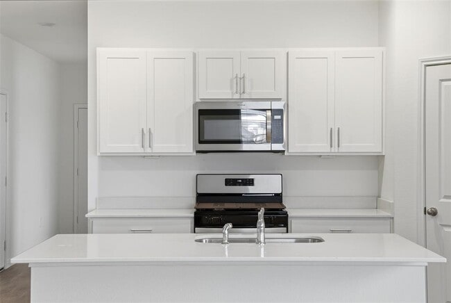 Building Photo - 132 LAS LOMAS Dr