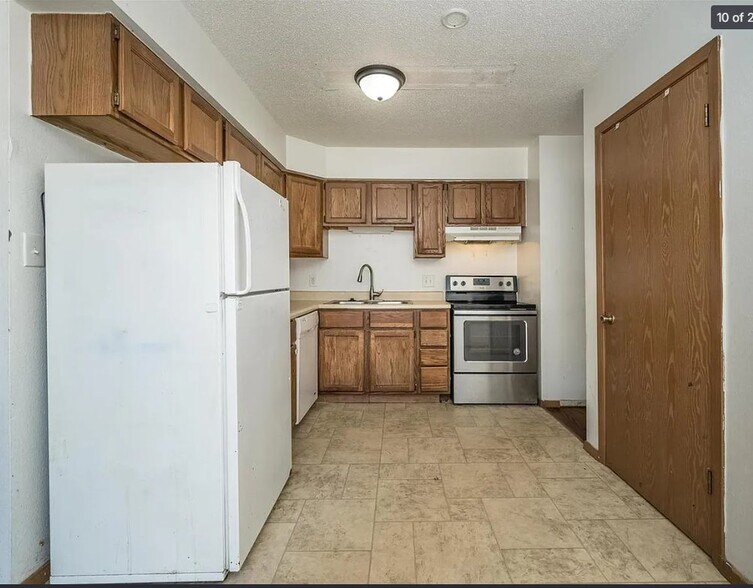 Building Photo - 303 Campus Dr