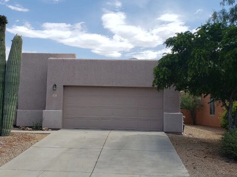 Building Photo - 1853 W Waterleaf Dr