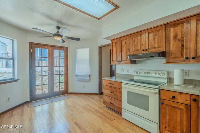 Building Photo - 6815 Villa Hermosa Dr
