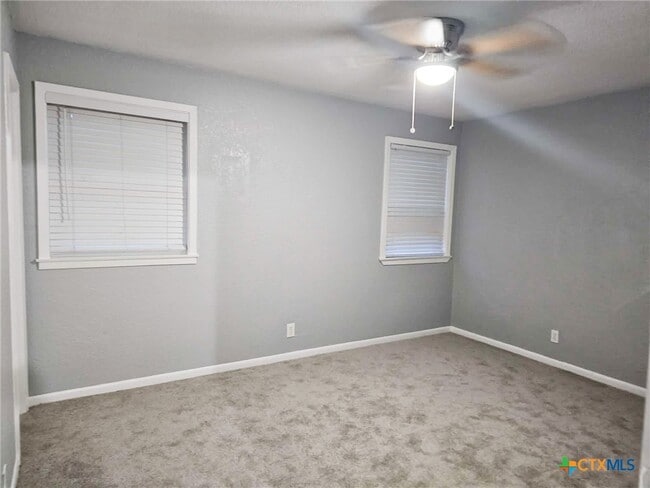 Building Photo - 2506 Bluejay Dr