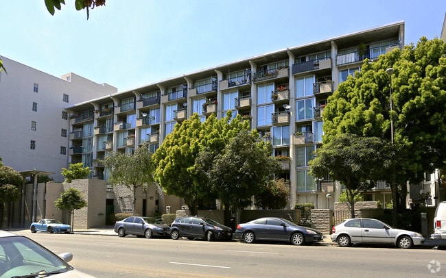 Building Photo - 1760 Bush St