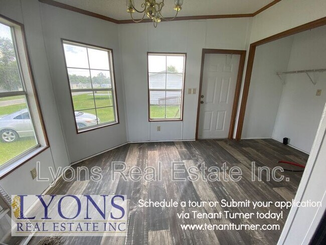 Building Photo - 607 Crestview Dr