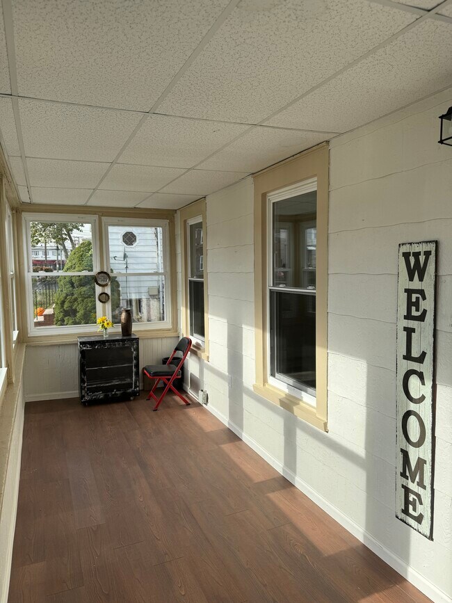 Building Photo - 627 Freeman St