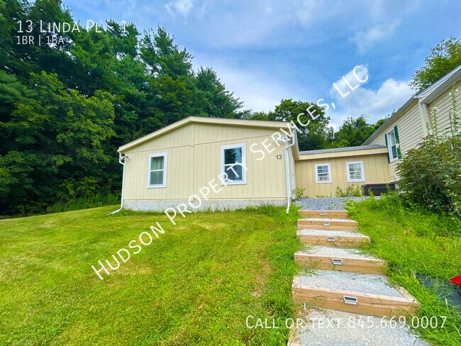 Building Photo - 13 Linda Pl