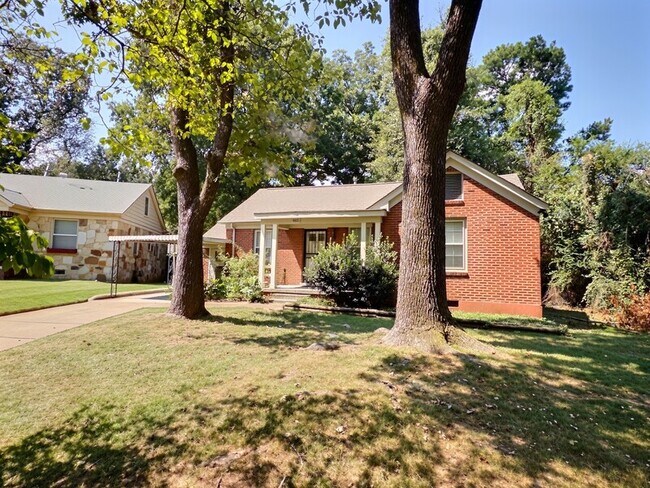 Building Photo - 987 Parkhaven Ln