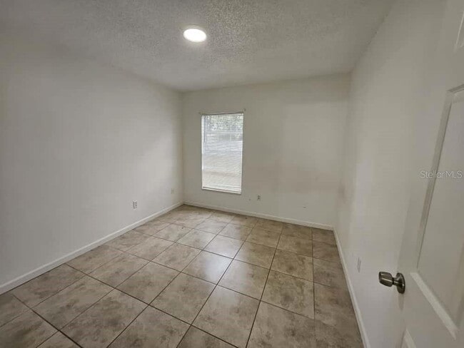 Building Photo - 3651 N Goldenrod Rd