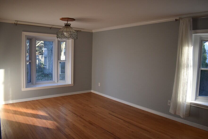 Building Photo - 1525 Hanover Ct