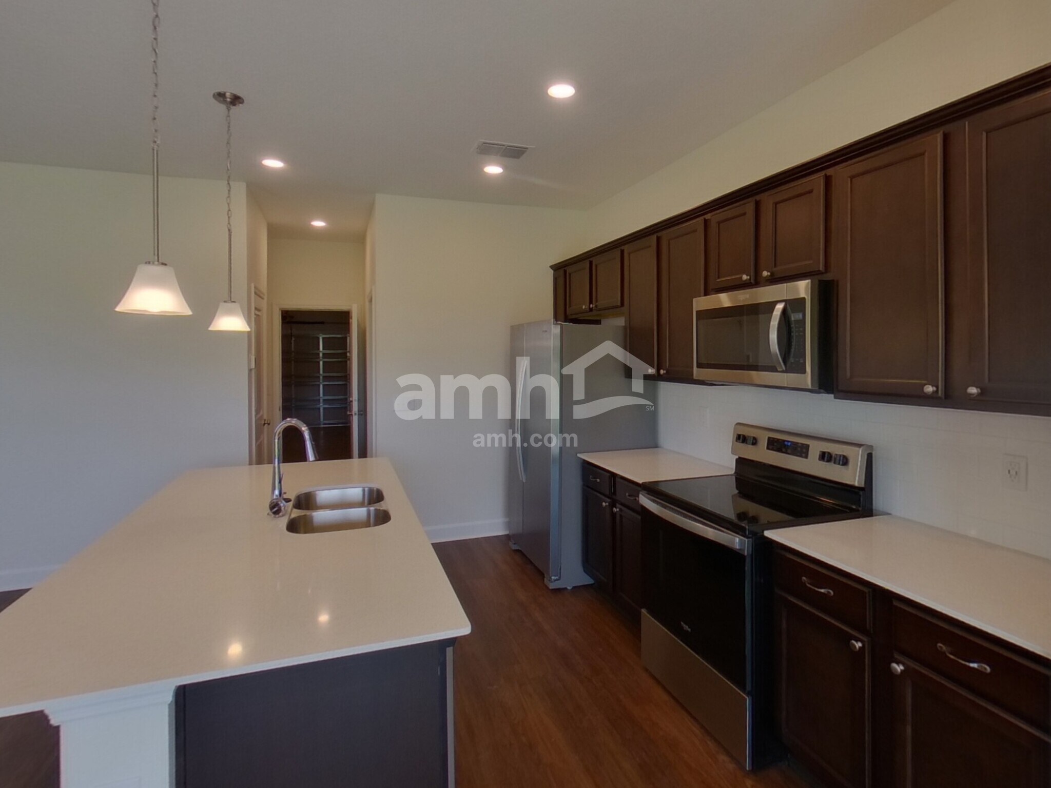 Building Photo - 1045 Island Pond Dr