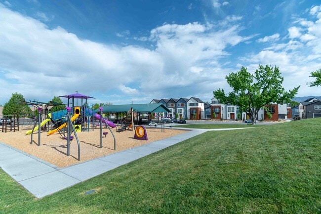 Building Photo - Move In Before School Starts! 4 Weeks Free + $0 Down Deposit OAC | 3 Bed Townhome in South Ogden