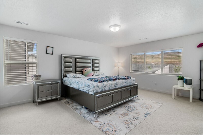 Building Photo - 2613 N Snowberry Dr