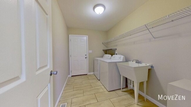 Building Photo - 5940 Brentwood Park Pl