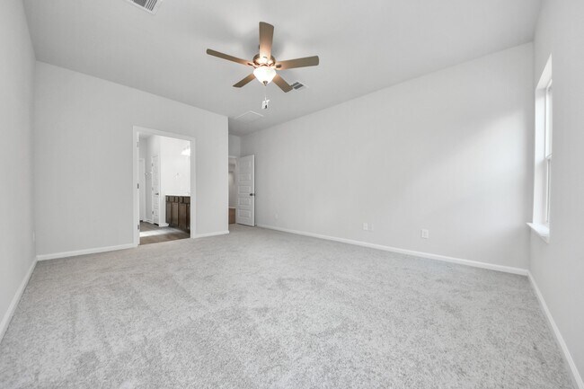 Building Photo - 15523 Foresail Ln