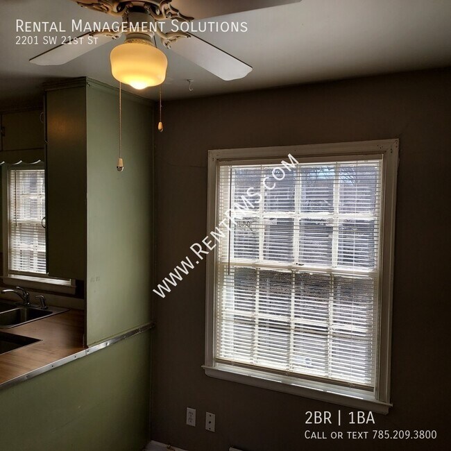 Building Photo - 2201 SW 21st St